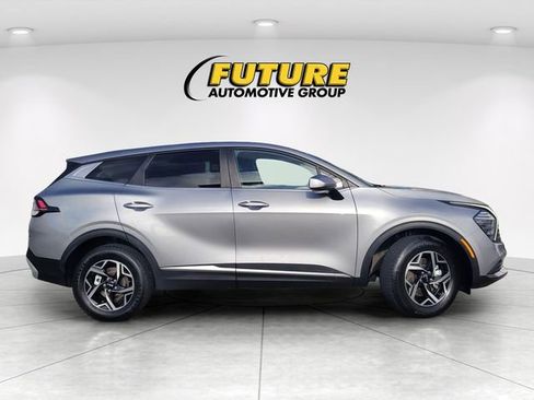 Used 2024 Kia Sportage LX image 3