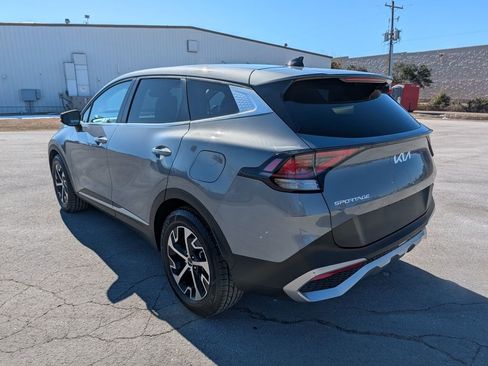 Used 2023 Kia Sportage EX image 4