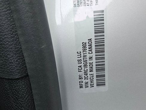 New 2026 Chrysler Pacifica Select image 16