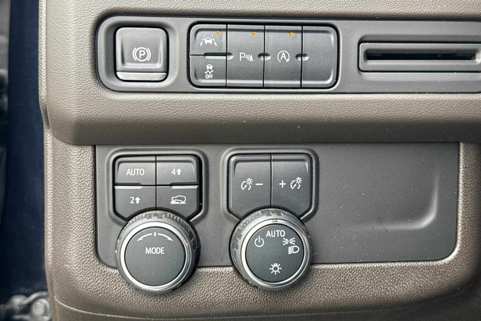 Used 2024 Chevrolet Tahoe LT AWD/4WD image 41