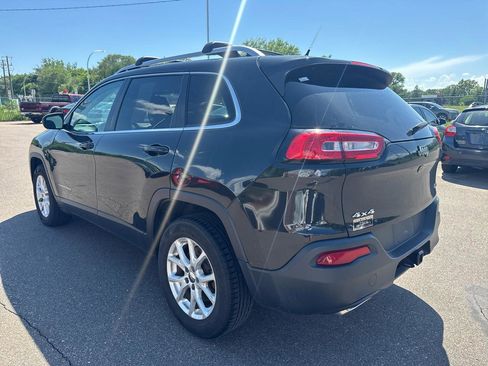 Used 2015 Jeep Cherokee Latitude w/ Cold Weather Group AWD/4WD image 7