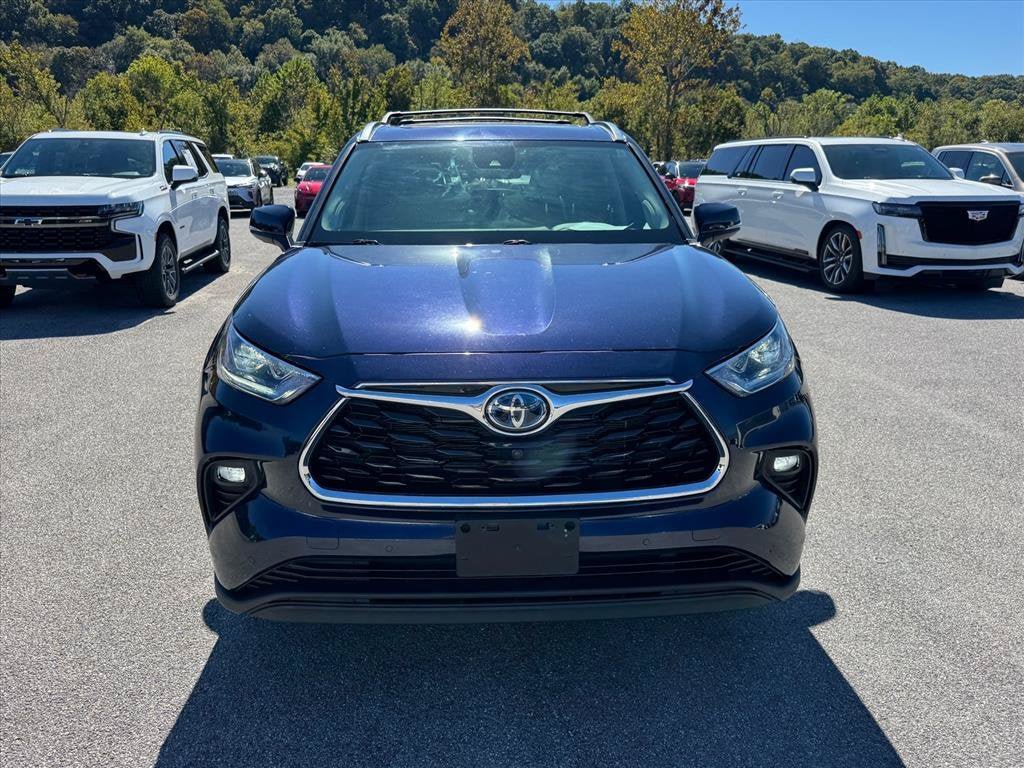 Used 2022 Toyota Highlander Limited AWD/4WD image 8