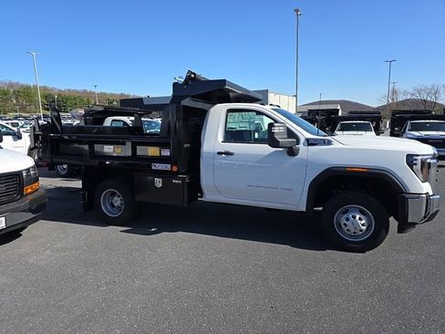 New 2025 GMC Sierra 3500 Pro w/ Convenience Package image 6