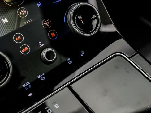 Used 2018 Land Rover Range Rover Velar R-Dynamic SE image 61