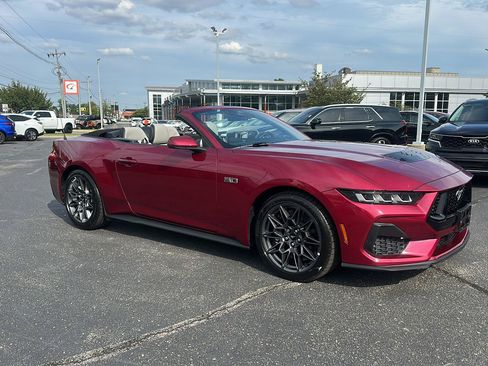 Used 2025 Ford Mustang GT Premium w/ GT Performance Package RWD image 1