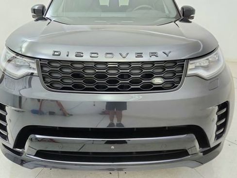Used 2024 Land Rover Discovery Dynamic SE AWD/4WD image 8