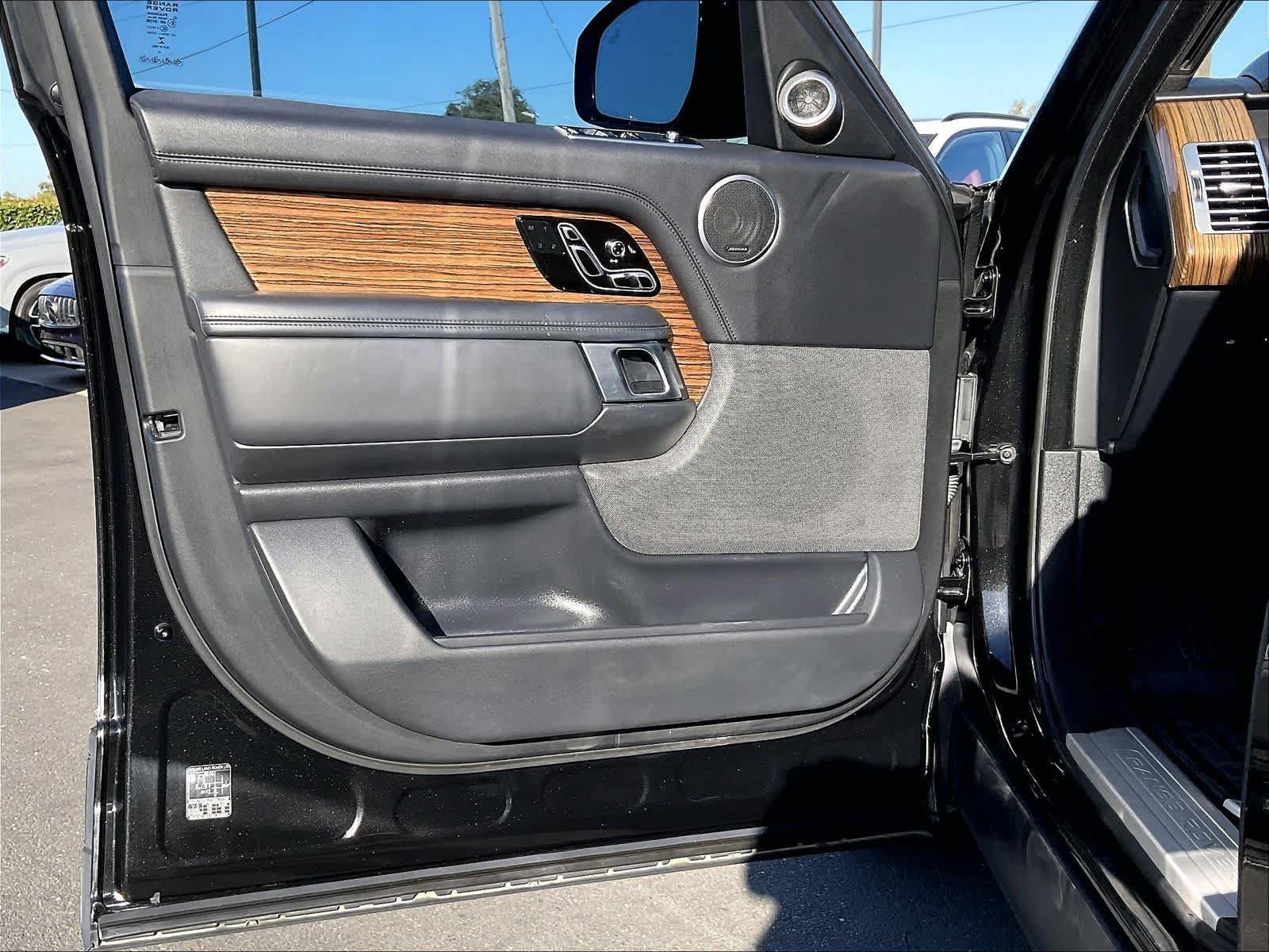 Used 2019 Land Rover Range Rover Supercharged AWD/4WD image 23