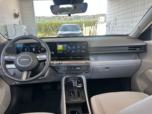 Used 2025 Hyundai Kona SEL image 33