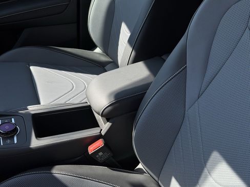 New 2025 Volkswagen Tiguan SE image 23