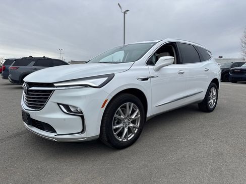 Used 2024 Buick Enclave Essence w/ Experience Buick Package image 2