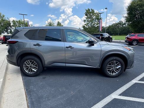Used 2024 Nissan Rogue S AWD/4WD image 4