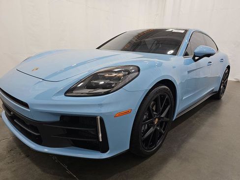 Used 2025 Porsche Panamera w/ Premium Package RWD image 2