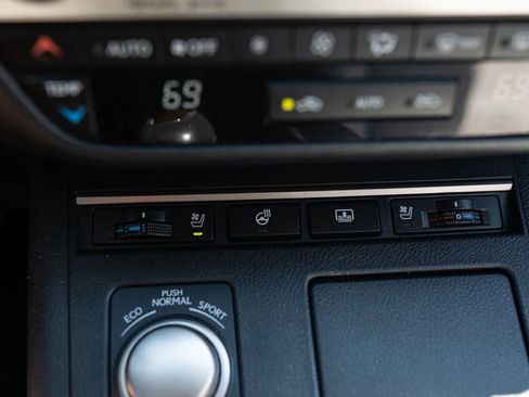 Used 2013 Lexus ES 350 FWD image 30