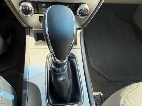 Used 2010 Ford Fusion S FWD image 20
