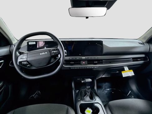 Used 2025 Kia K4 FWD image 21