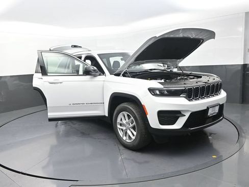 Used 2026 Jeep Grand Cherokee Laredo X AWD/4WD image 29