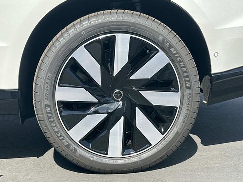 New 2025 Volvo EX90 Ultra image 24