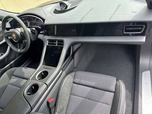 New 2025 Porsche Taycan image 17