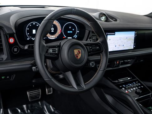 Certified 2026 Porsche Cayenne GTS image 15