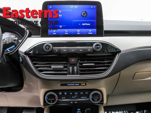 Used 2021 Ford Escape SE image 11