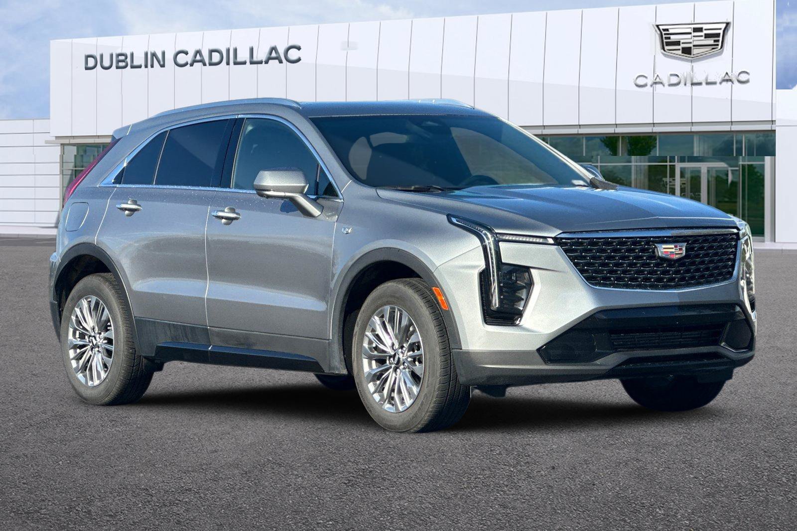 Certified 2025 Cadillac XT4 Premium Luxury FWD image 1