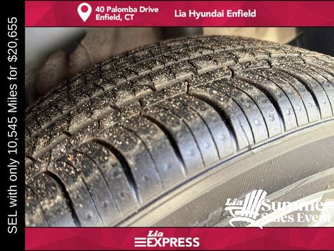 Used 2024 Hyundai Venue SEL FWD image 10