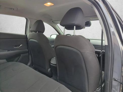 Used 2023 Hyundai Elantra SEL w/ Convenience Package image 17