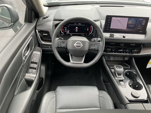 Used 2025 Nissan Rogue Platinum AWD/4WD image 16