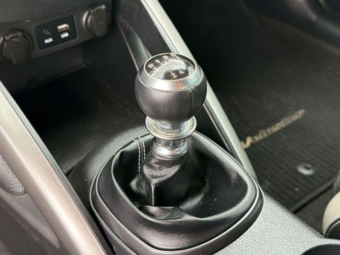 Used 2016 Hyundai Veloster Turbo FWD image 16