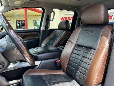 Used 2018 Nissan Titan Platinum Reserve w/ Platinum Utility Package AWD/4WD image 16