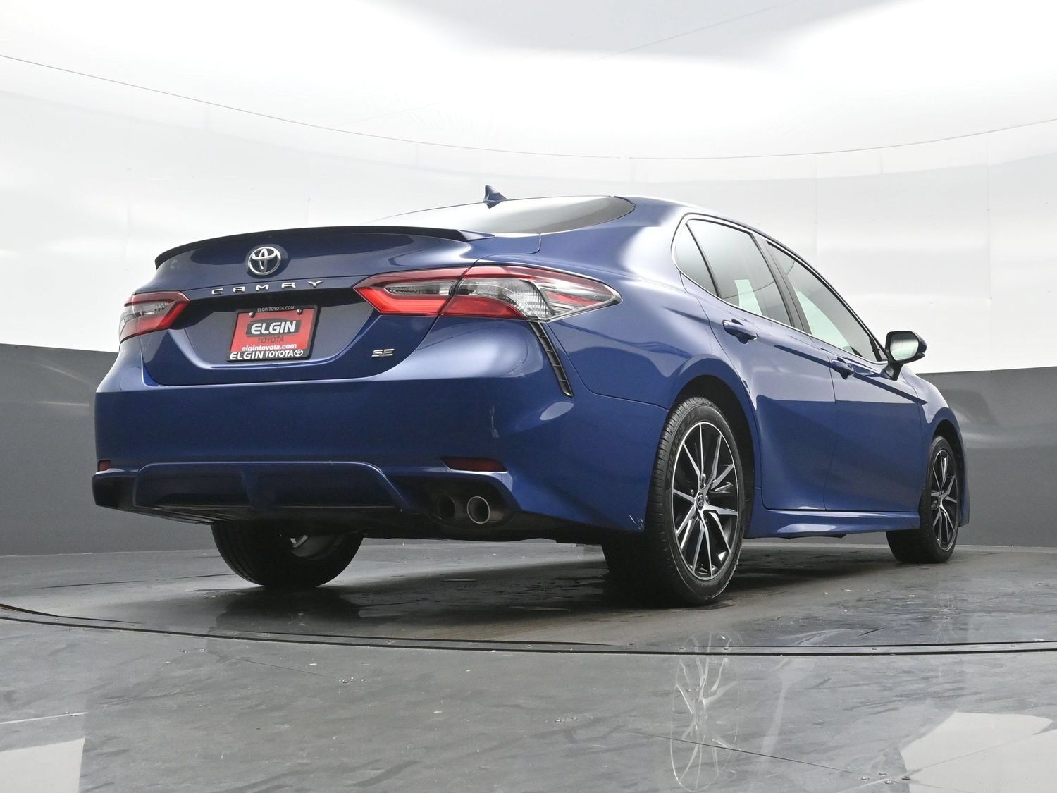 Used 2024 Toyota Camry SE FWD image 30