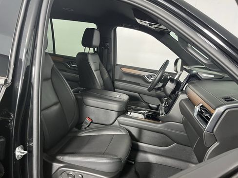 Used 2025 GMC Yukon Denali image 30