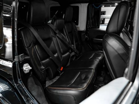 Used 2019 Jeep Wrangler Unlimited Rubicon AWD/4WD image 40