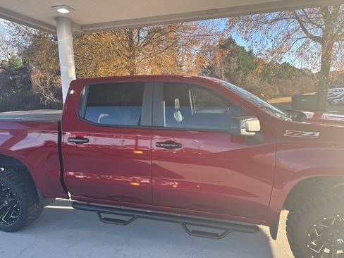 Used 2019 Chevrolet Silverado 1500 LT Trail Boss image 2