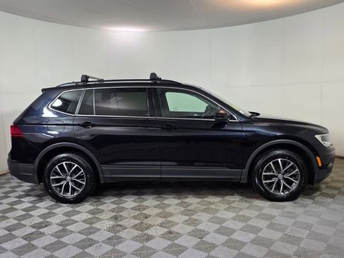 Used 2019 Volkswagen Tiguan SE w/ Panoramic Sunroof Package image 8