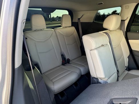 Used 2020 Cadillac XT6 Premium Luxury image 16