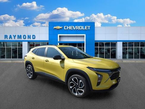 Certified 2024 Chevrolet Trax RS w/ Driver Confidence Package FWD image 11