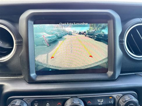 Used 2022 Jeep Wrangler Unlimited Sahara w/ Dual Top Group image 15