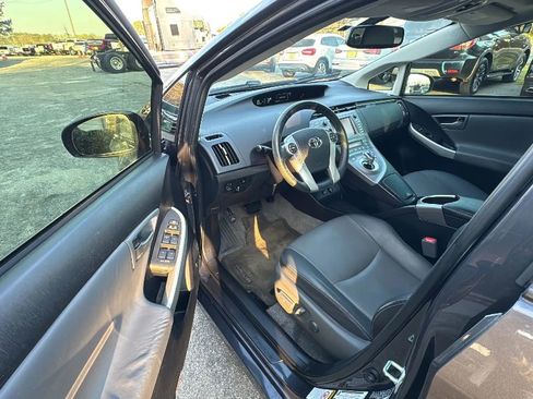 Used 2014 Toyota Prius Four w/ Solar Roof Package image 9