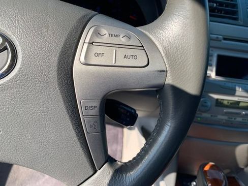 Used 2010 Toyota Camry XLE FWD image 29