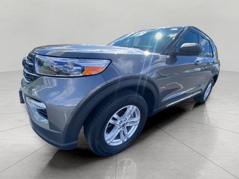Certified 2023 Ford Explorer XLT w/ Equipment Group 202A AWD/4WD image 8