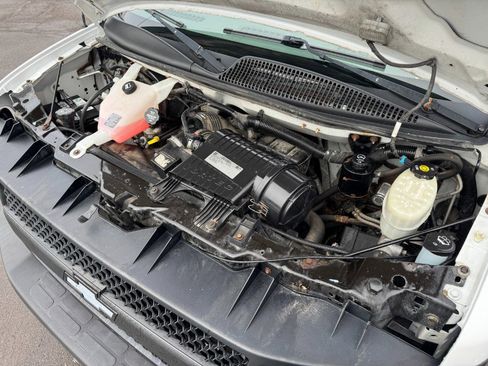 Used 2016 Chevrolet Express 2500 image 20