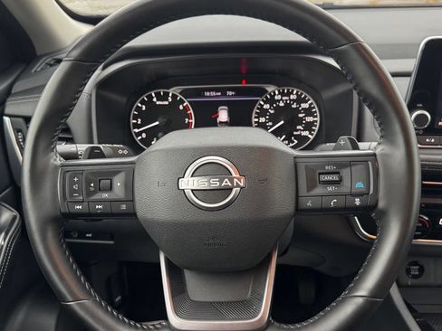 Used 2025 Nissan Rogue SV AWD/4WD image 11