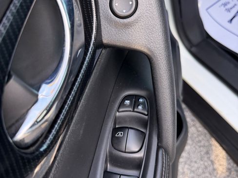 Used 2017 Nissan Rogue SL w/ SL Premium Package FWD image 9