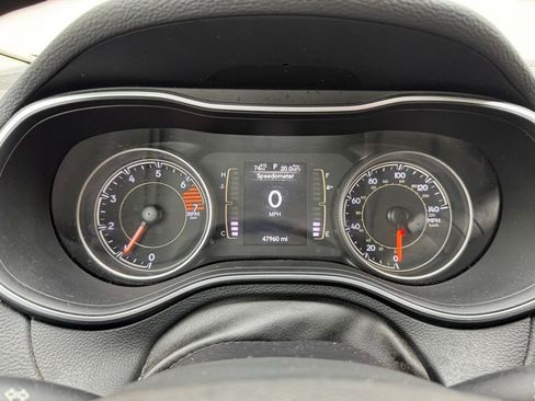 Used 2020 Jeep Cherokee Latitude w/ Cold Weather Group AWD/4WD image 20