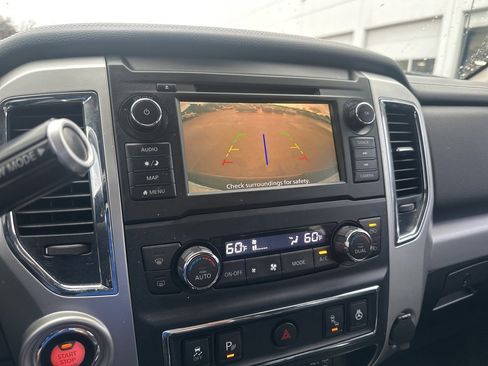 Used 2019 Nissan Titan PRO-4X w/ Pro-4x Convenience Package image 18