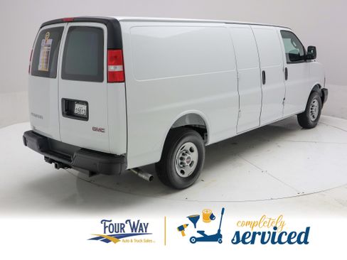 Used 2025 GMC Savana 2500 Extended w/ Driver Convenience Package RWD image 4