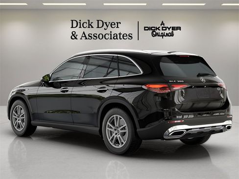 Used 2025 Mercedes-Benz GLC 300 image 18