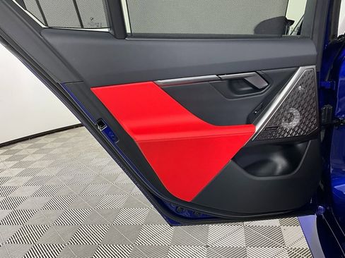 Used 2025 BMW M5 w/ M Driver's Package image 25