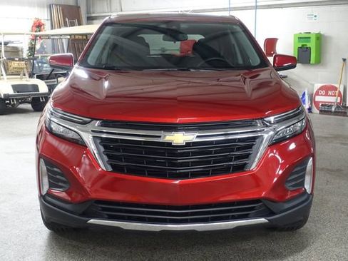 Used 2023 Chevrolet Equinox LT image 2